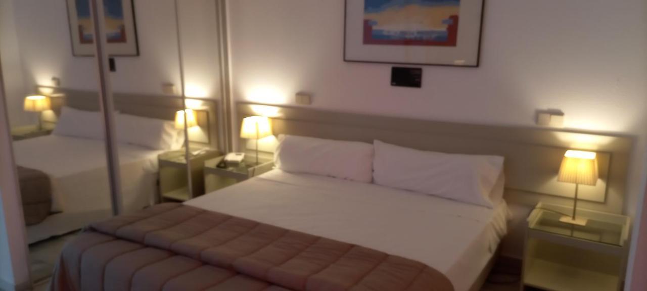 Hospedium Hotel Apartamentos Simon Verde Майрена-дель-Альхарафе Екстер'єр фото