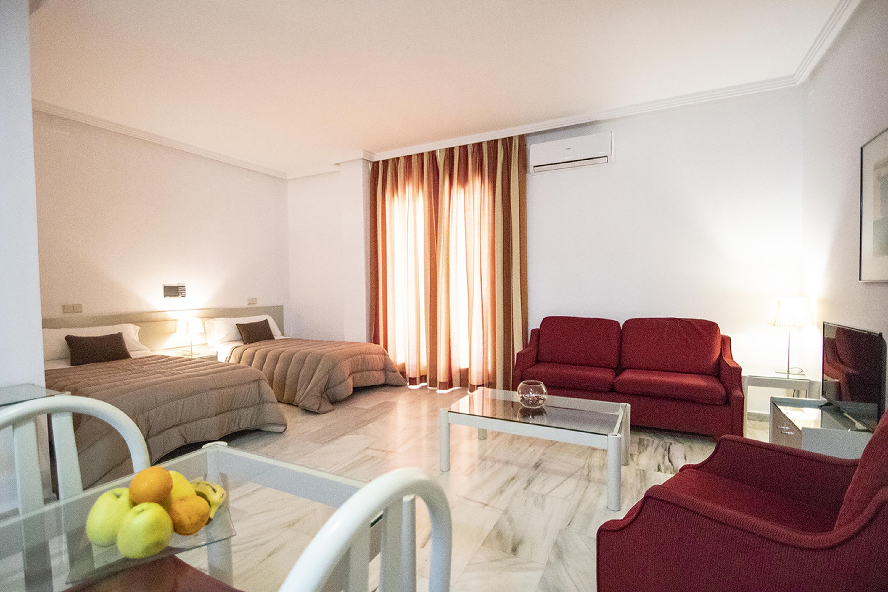 Hospedium Hotel Apartamentos Simon Verde Майрена-дель-Альхарафе Екстер'єр фото
