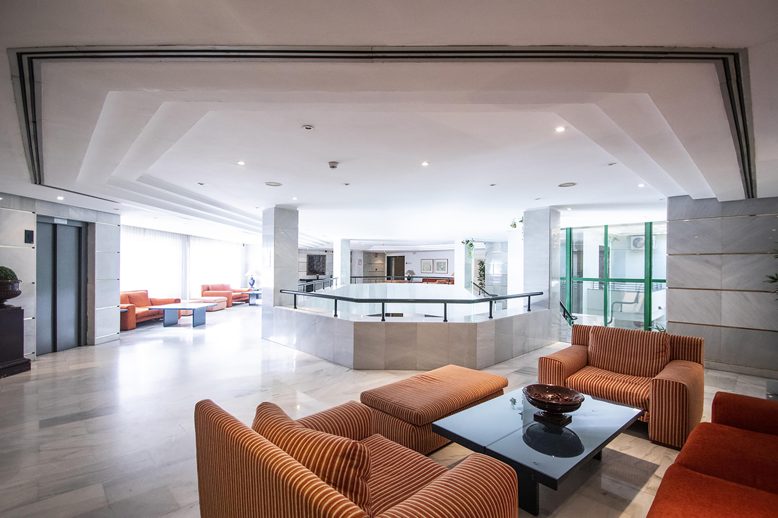 Hospedium Hotel Apartamentos Simon Verde Майрена-дель-Альхарафе Екстер'єр фото