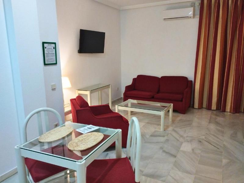 Hospedium Hotel Apartamentos Simon Verde Майрена-дель-Альхарафе Екстер'єр фото