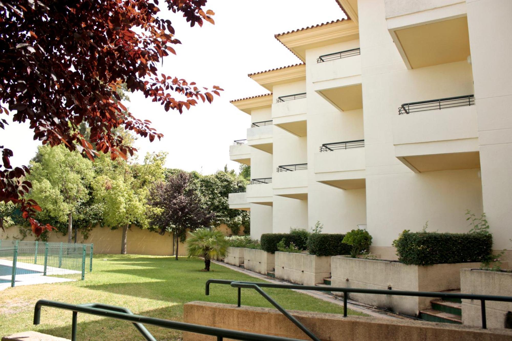 Hospedium Hotel Apartamentos Simon Verde Майрена-дель-Альхарафе Екстер'єр фото