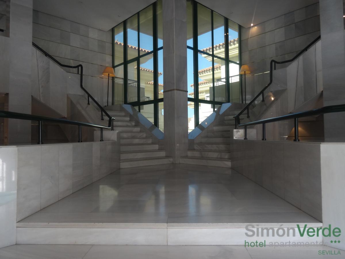 Hospedium Hotel Apartamentos Simon Verde Майрена-дель-Альхарафе Екстер'єр фото