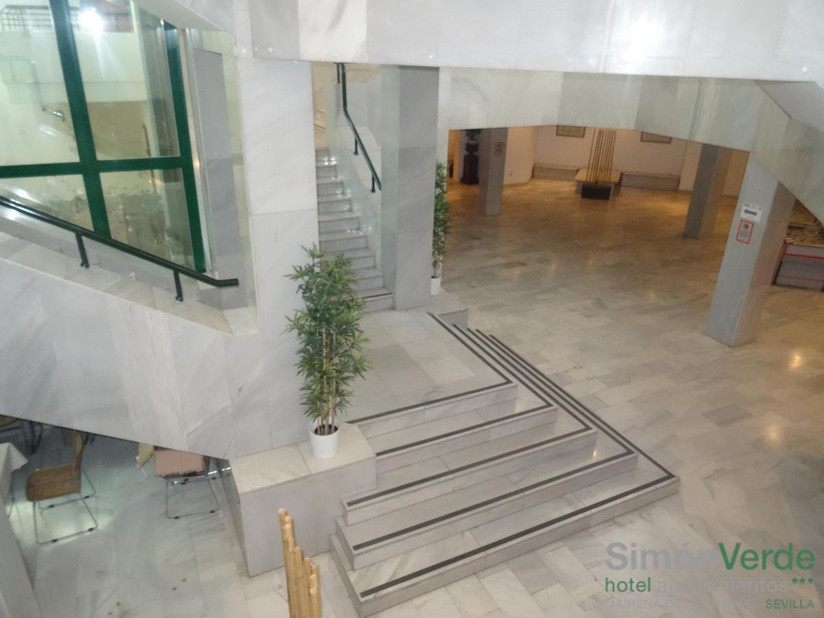 Hospedium Hotel Apartamentos Simon Verde Майрена-дель-Альхарафе Екстер'єр фото