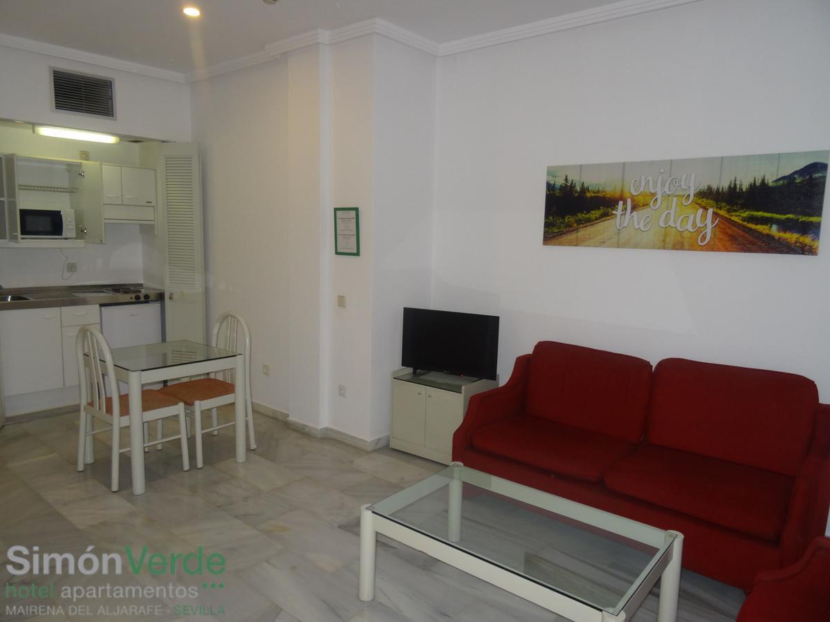 Hospedium Hotel Apartamentos Simon Verde Майрена-дель-Альхарафе Екстер'єр фото