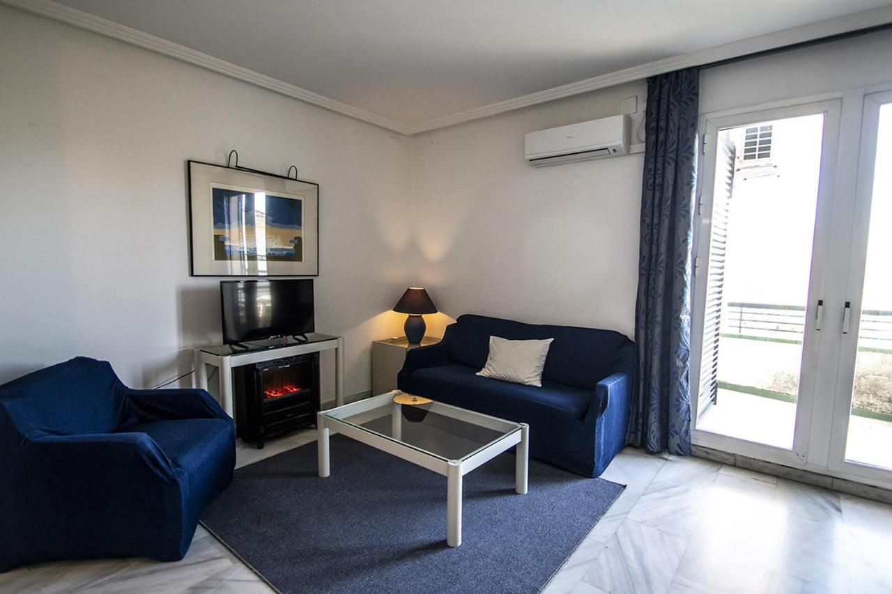 Hospedium Hotel Apartamentos Simon Verde Майрена-дель-Альхарафе Екстер'єр фото