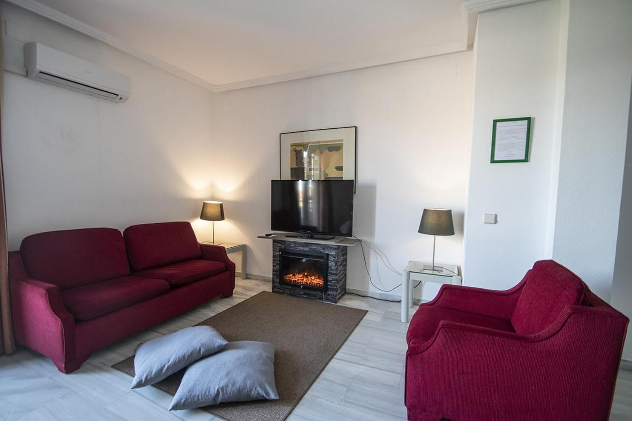 Hospedium Hotel Apartamentos Simon Verde Майрена-дель-Альхарафе Екстер'єр фото